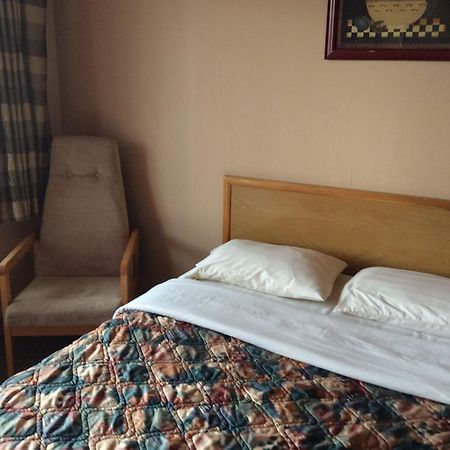 Parkwood Motor Inn Sundre Bagian luar foto
