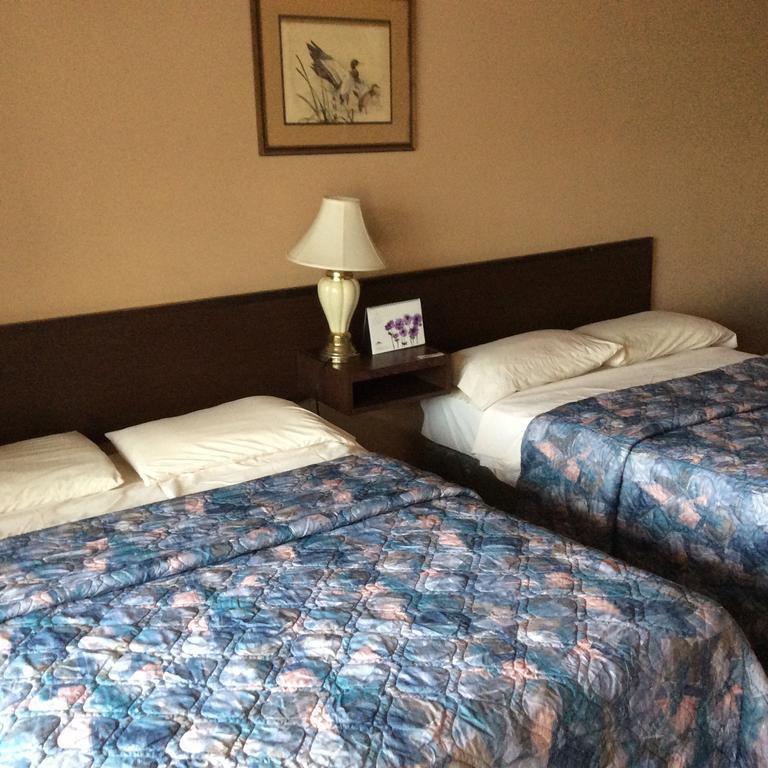 Parkwood Motor Inn Sundre Bagian luar foto
