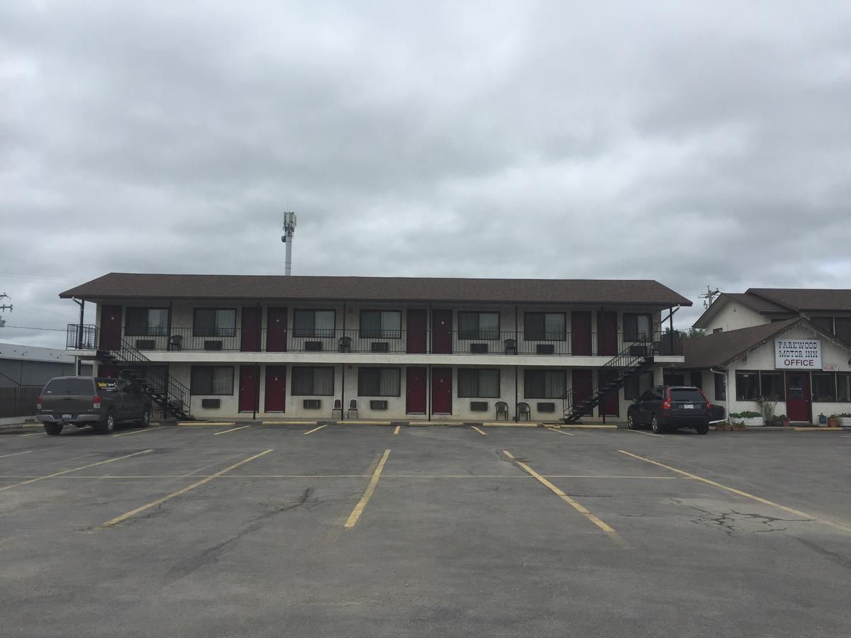 Parkwood Motor Inn Sundre Bagian luar foto