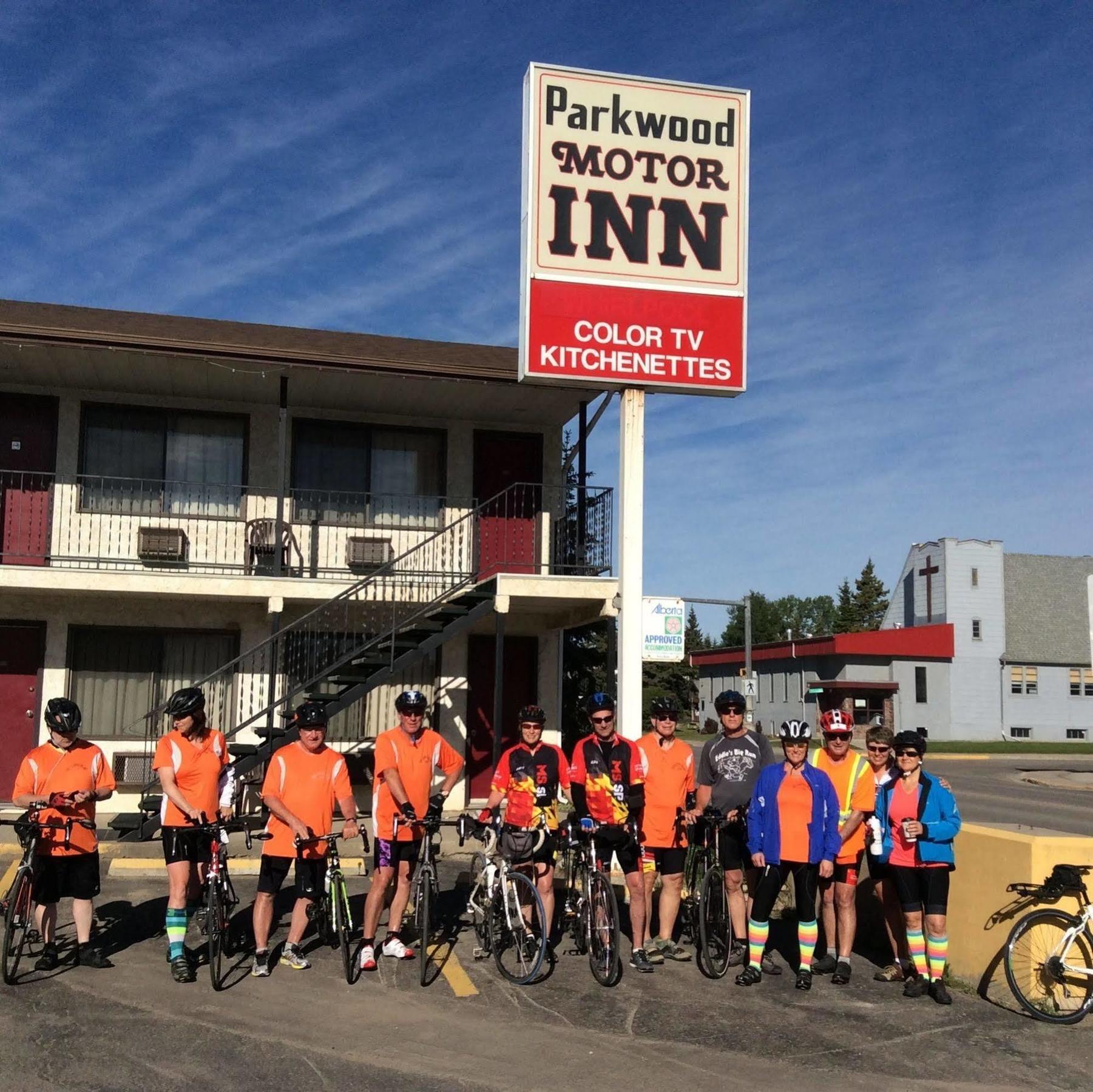 Parkwood Motor Inn Sundre Bagian luar foto